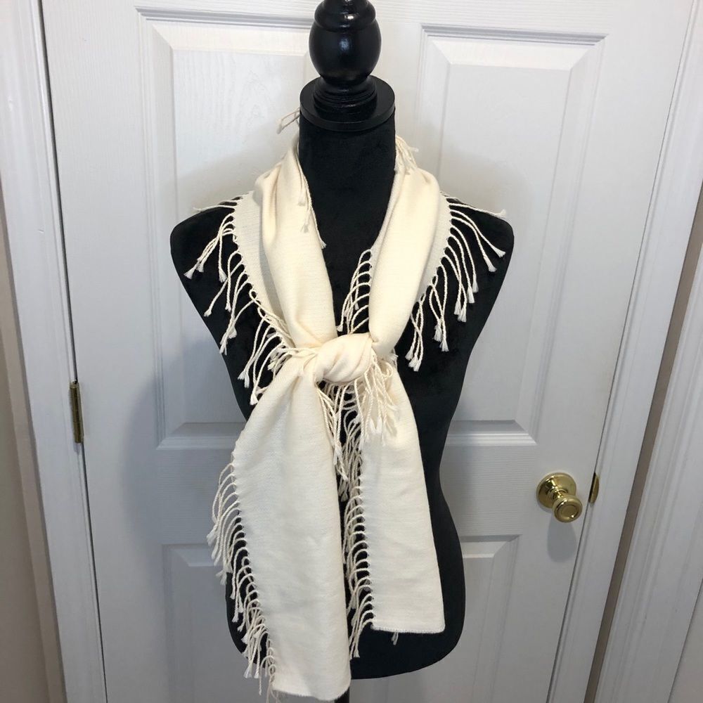 Boru Jimmy Hourihan cream fringed scarf - Picture 2 of 7